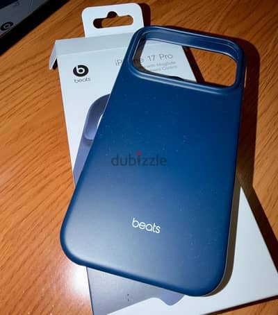 Beats Blue iPhone17 phone