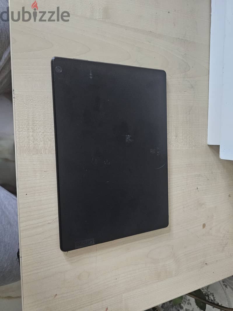 Lenovo Tab M10 (HD) model with 4G LTE 2