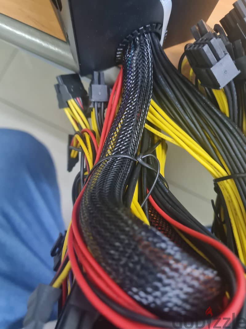 Power supply 2000W 95 Plus Gold Brand New 3
