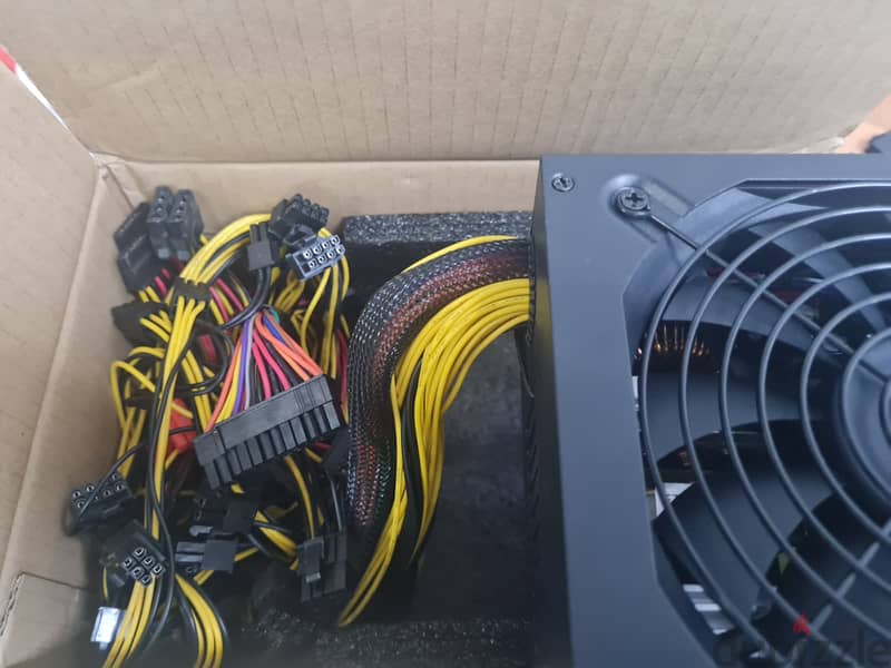 Power supply 2000W 95 Plus Gold Brand New 5