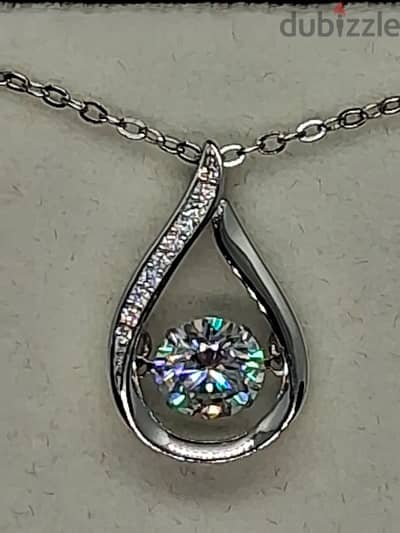 pearl necklace قلادة لؤلؤية