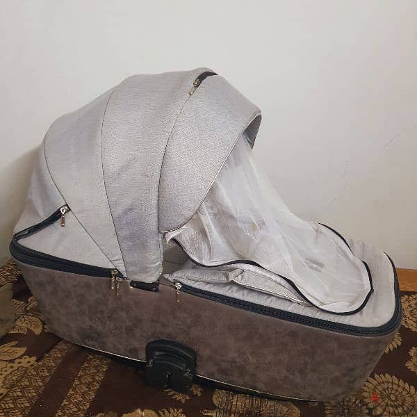Call (36216143) Baby Bed and carrying cot in good condition 5BD Only 2