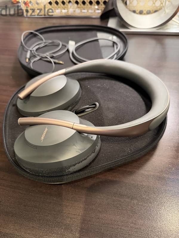 Bose 700 Limited Edition,original box, besy Noise Cancellation 3