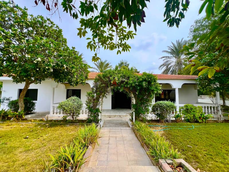 4BR Villa | Saar | Semi‑Furnished | Garden 1
