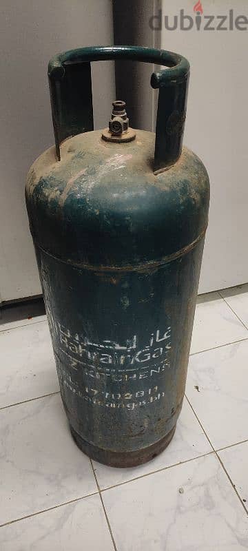 Bahrain gas with regulator