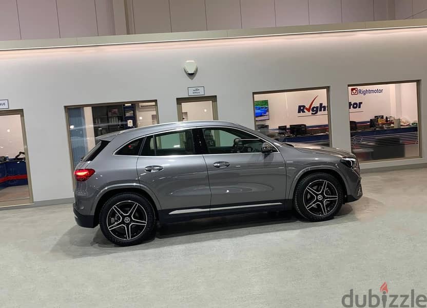 Mercedes-Benz GLA 200 1