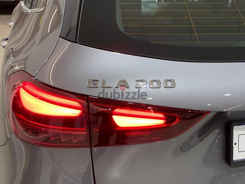 Mercedes-Benz GLA 200 6
