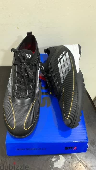 football shoes 42 size