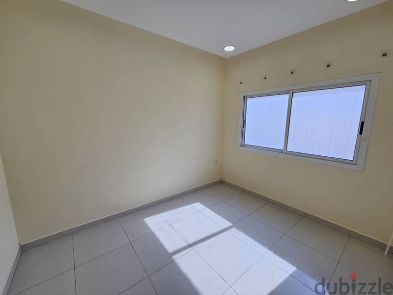 Mob 33180618 awesome 3 BHK flat in hidd like brand new semi furnished 2