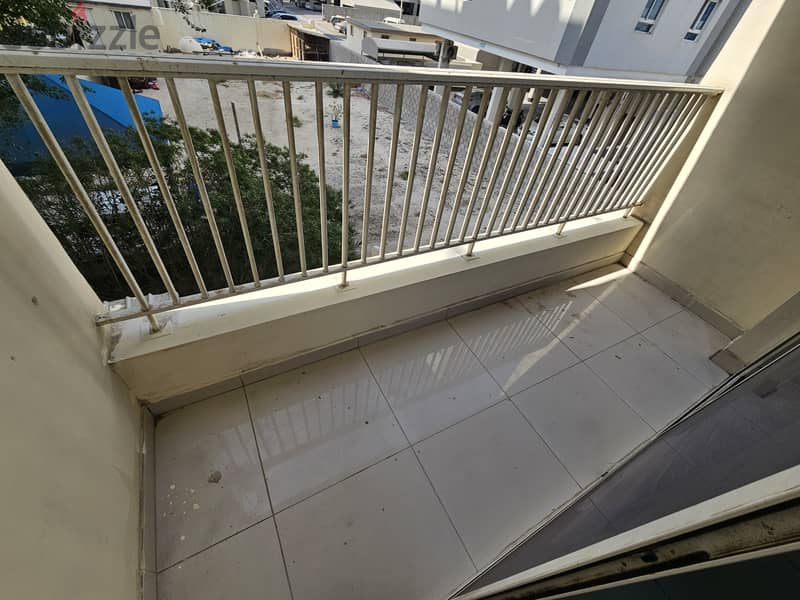 Mob 33180618 awesome 3 BHK flat in hidd like brand new semi furnished 3