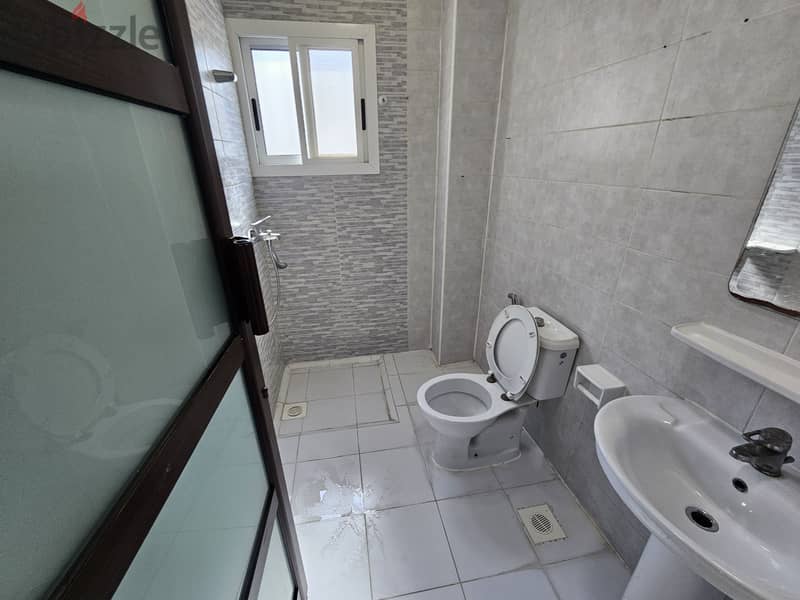 Mob 33180618 awesome 3 BHK flat in hidd like brand new semi furnished 5