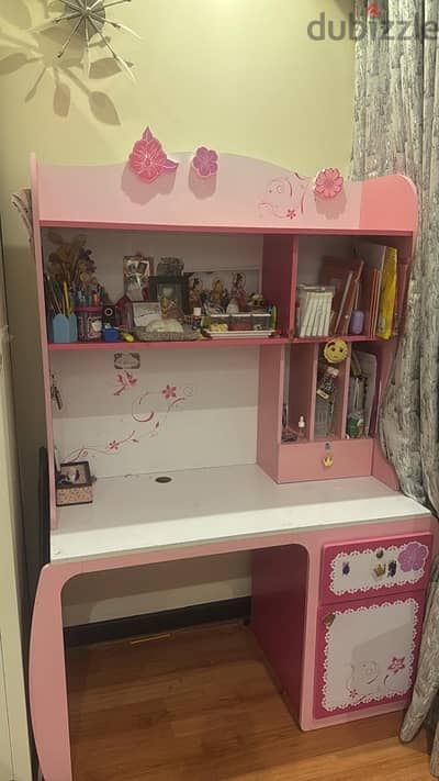 study table - Musical instruments - 105619778