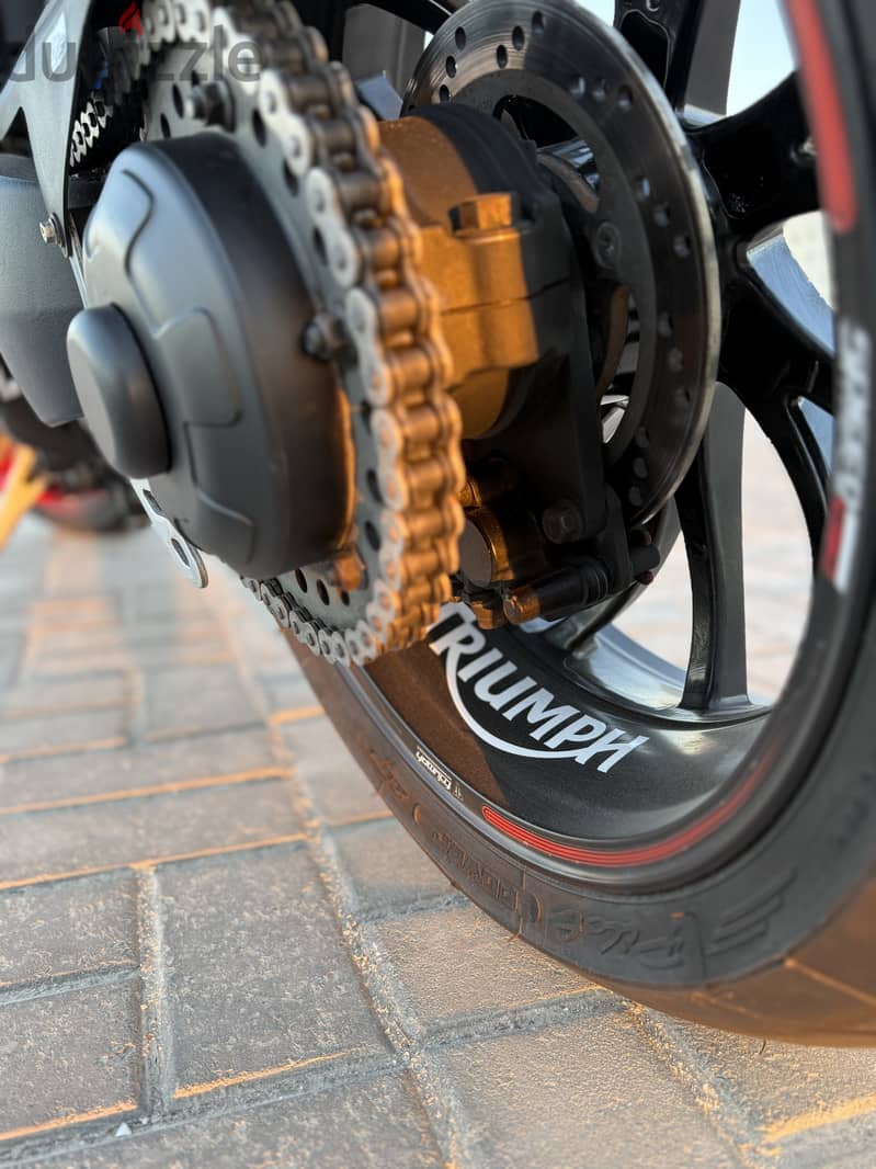 For Sale: Triumph Speed Triple 1050 (2009) 7