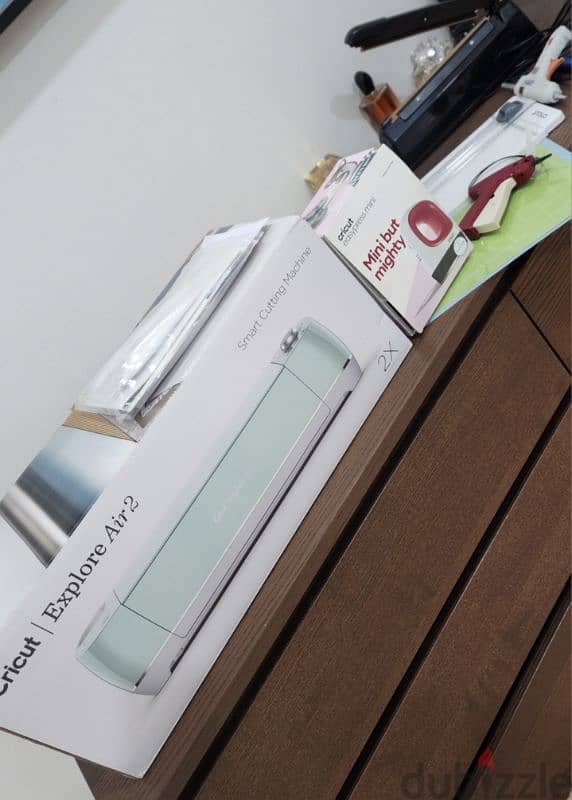 CRICUT EXPLORE AIR 2 and CRICUT Easypress Mini 1