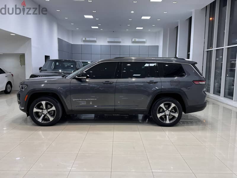 Jeep Grand Cherokee LTD 2023 Grey 2