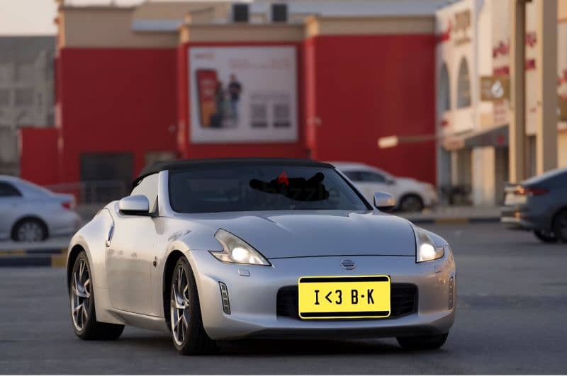 Nissan 370Z Convertible - Negotiable Price 9