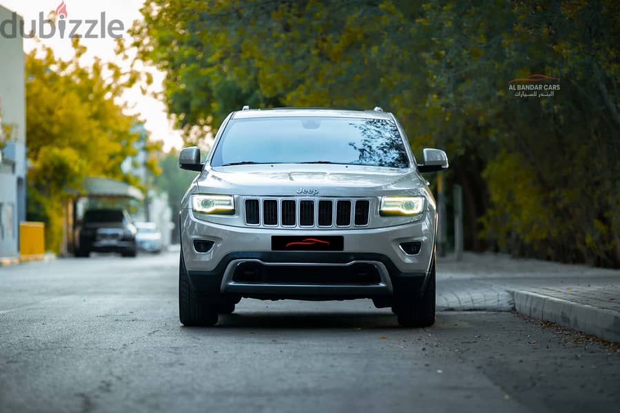 Jeep Grand Cherokee 2015 Gold  3.6L V6 4WD  Discounted  Bahrain Spec 3