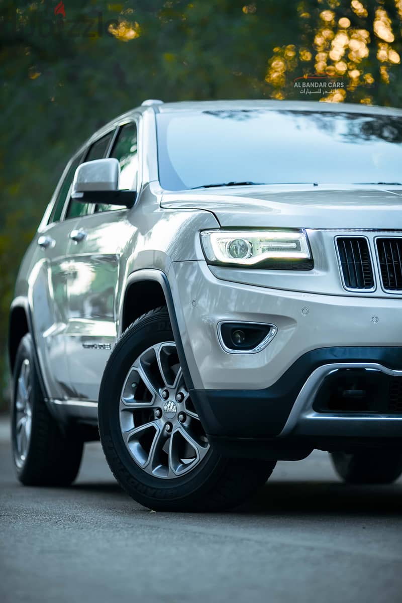 Jeep Grand Cherokee 2015 Gold  3.6L V6 4WD  Discounted  Bahrain Spec 5