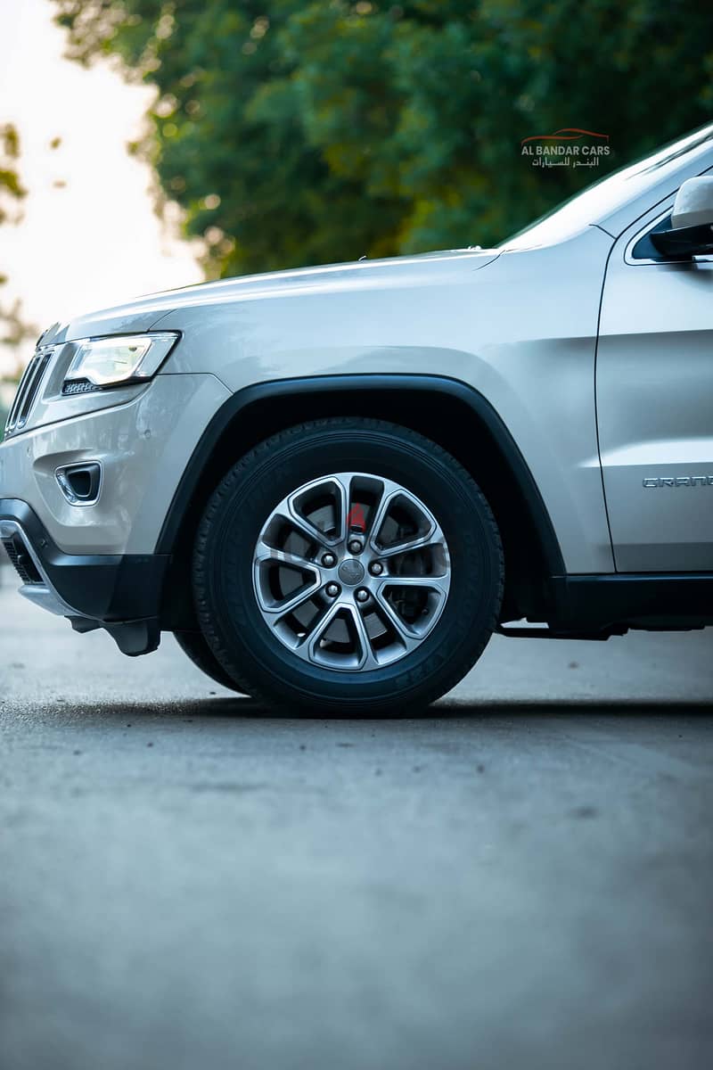 Jeep Grand Cherokee 2015 Gold  3.6L V6 4WD  Discounted  Bahrain Spec 7