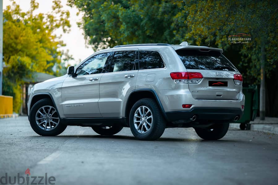 Jeep Grand Cherokee 2015 Gold  3.6L V6 4WD  Discounted  Bahrain Spec 8