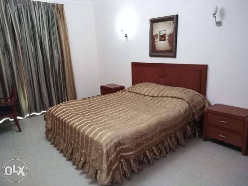 All inclusive+balcony+housekeeping+near grand mosque+calm location 2