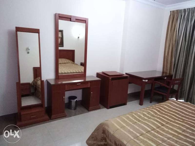 All inclusive+balcony+housekeeping+near grand mosque+calm location 3