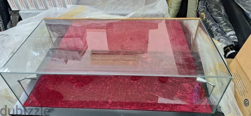 Glass display case (showcase) 1