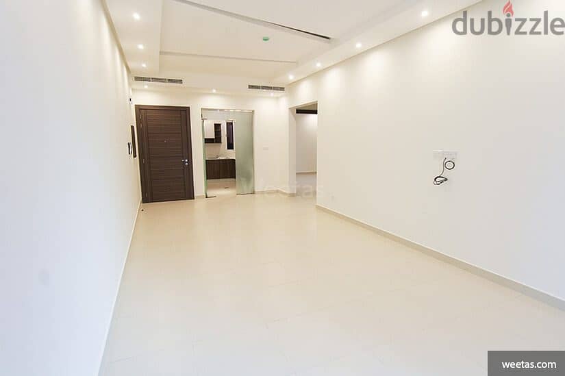 Spacious Inclsuive 2 Bed Baurhama close kitchen 1