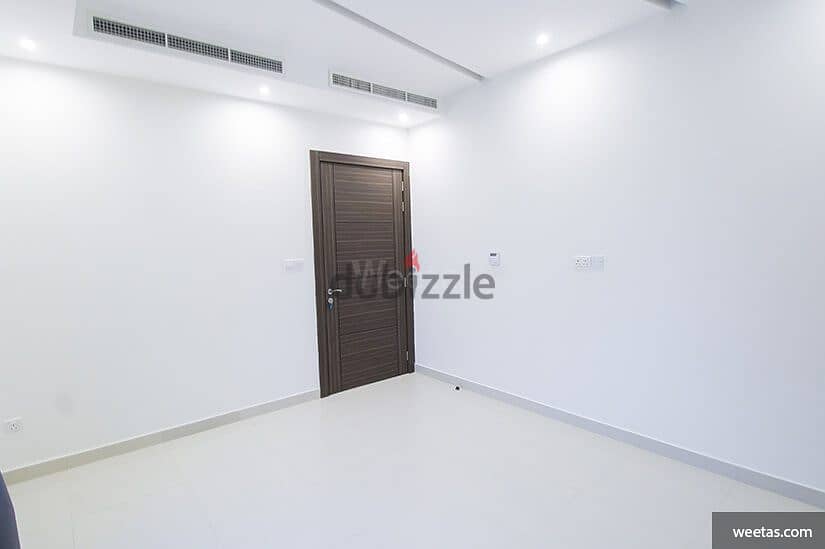 Spacious Inclsuive 2 Bed Baurhama close kitchen 3