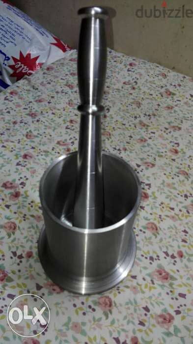 Motor And Pestle 1