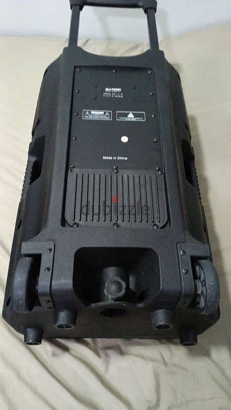 u power active speaker 2