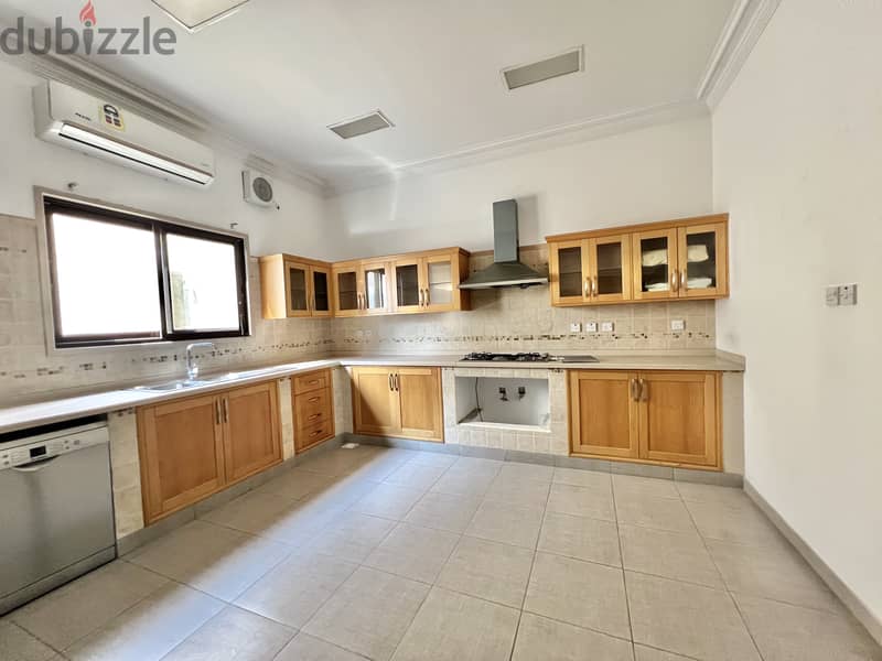 5BR Villa | Saar | En‑Suite Maid & Driver Rooms 4