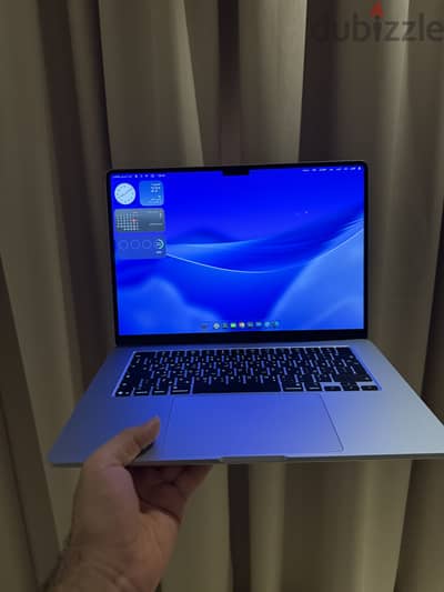 للبيع ماك بوك آير M4 شبه جديد  For sale Macbook Air Like new