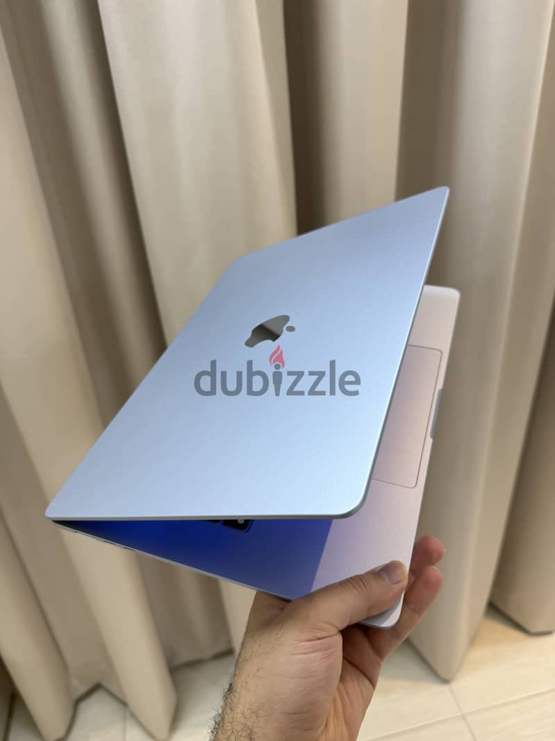 للبيع ماك بوك آير M4 شبه جديد  For sale Macbook Air Like new 1