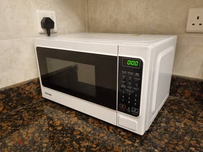 The microwave oven is not working.