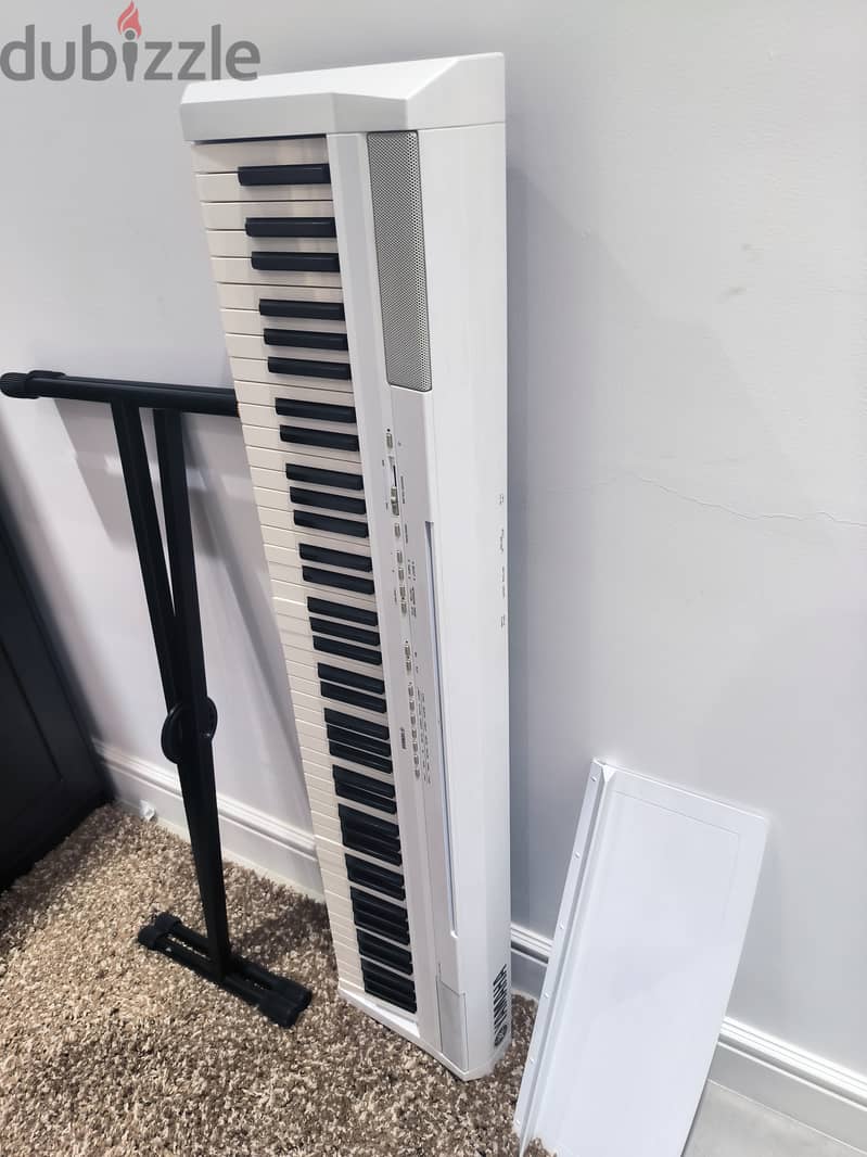 Yamaha P115 with Stand 1