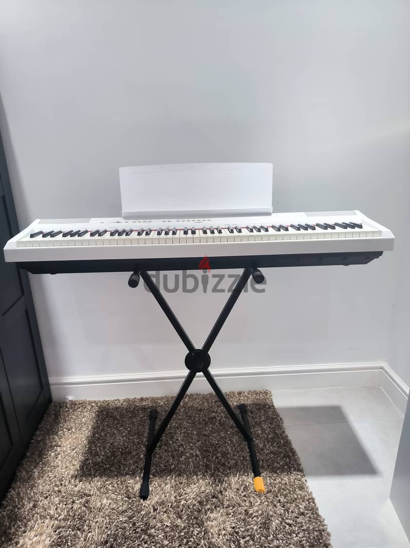 Yamaha P115 with Stand 2