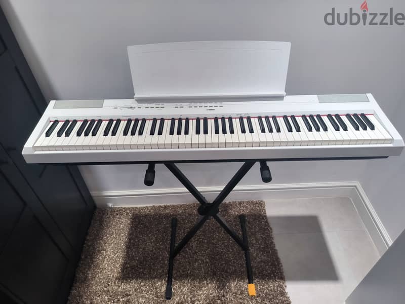 Yamaha P115 with Stand 3
