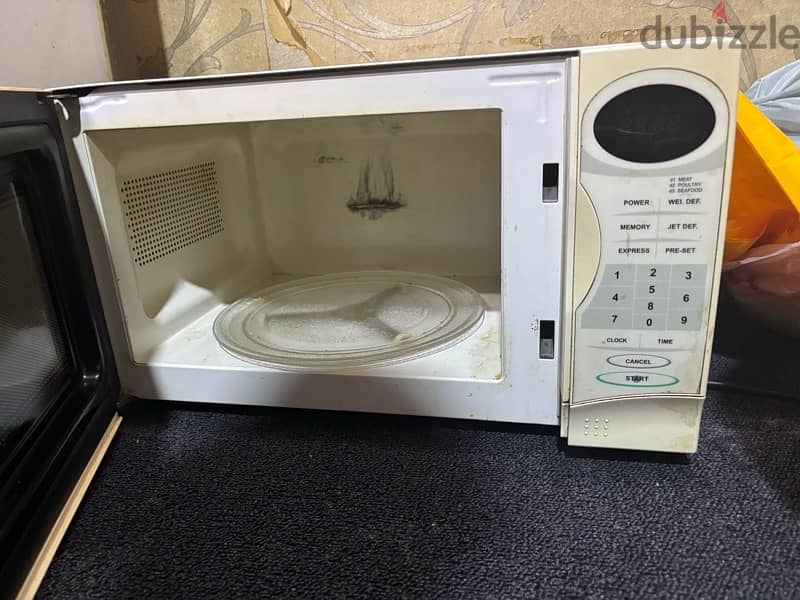 microwave / waw good condition 1