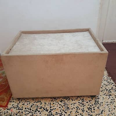 Call (36216143) Coffee table in perfect condition 3BD Only