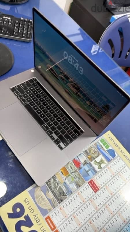 MacBook Pro 2019 16” Dp with Touch Bat Ram 16G SSD 512G 4GB Graphics 2