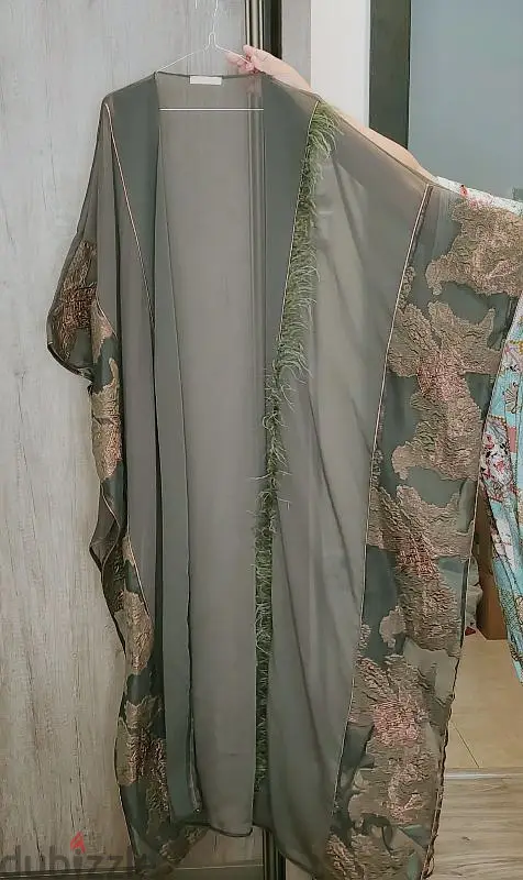 DEDIGNER  CAPE