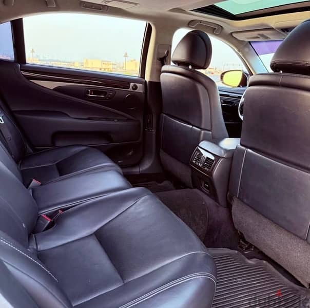 Lexus LS-Series 2014 4