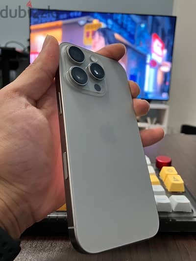 SIM LOCKED - iphone 16 Pro -