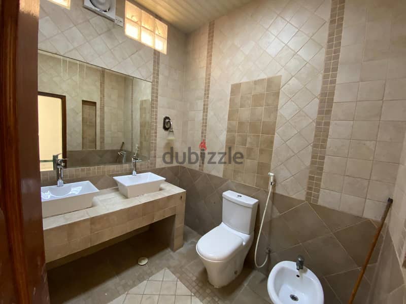 Staff Accommodation villa * 12 Bedrooms * * 7 Toilets for Rent – Zinj, 3