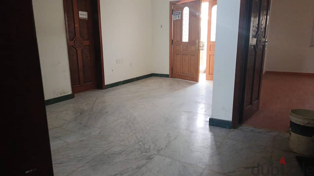 Staff Accommodation villa * 12 Bedrooms * * 7 Toilets for Rent – Zinj, 4