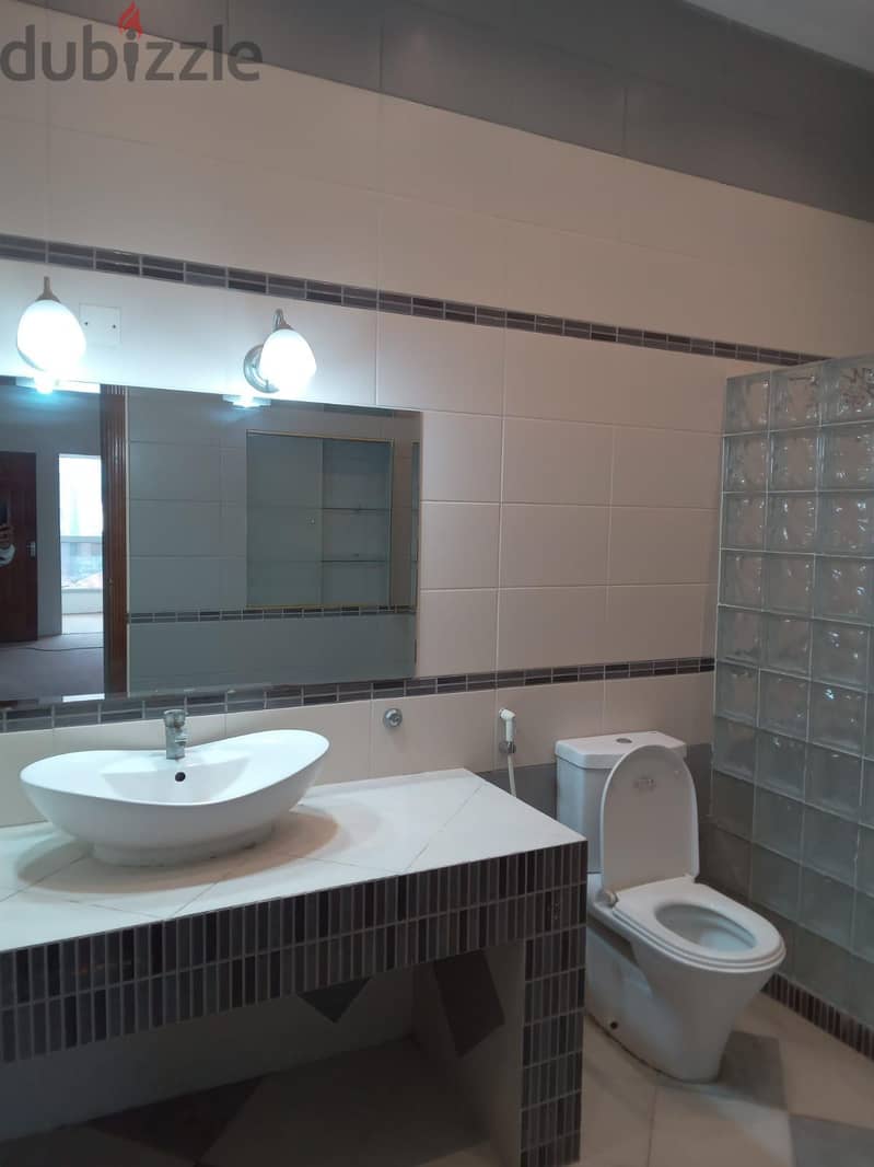 Staff Accommodation villa * 12 Bedrooms * * 7 Toilets for Rent – Zinj, 7
