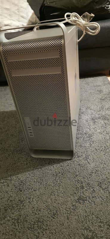 Apple Cinema Display (A1081) & Power Mac G6. 7