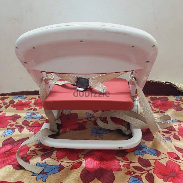 Call (36216143) Giggles Baby Booster in Perfect condition 3BD Only 4