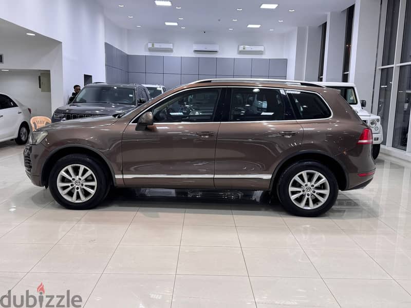 Volkswagen Touareg 2012 Brown 1